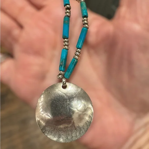 Turquoise beaded Silver Disc Pendant Necklace. PERFECT FOR SUMMER☀️☀️☀️ - Picture 4 of 8